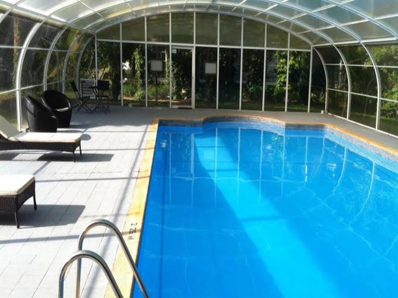 Corse Lawn House Hotel Exterior foto